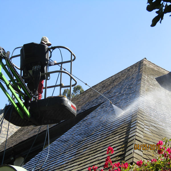 Roof Cleaning Lifts